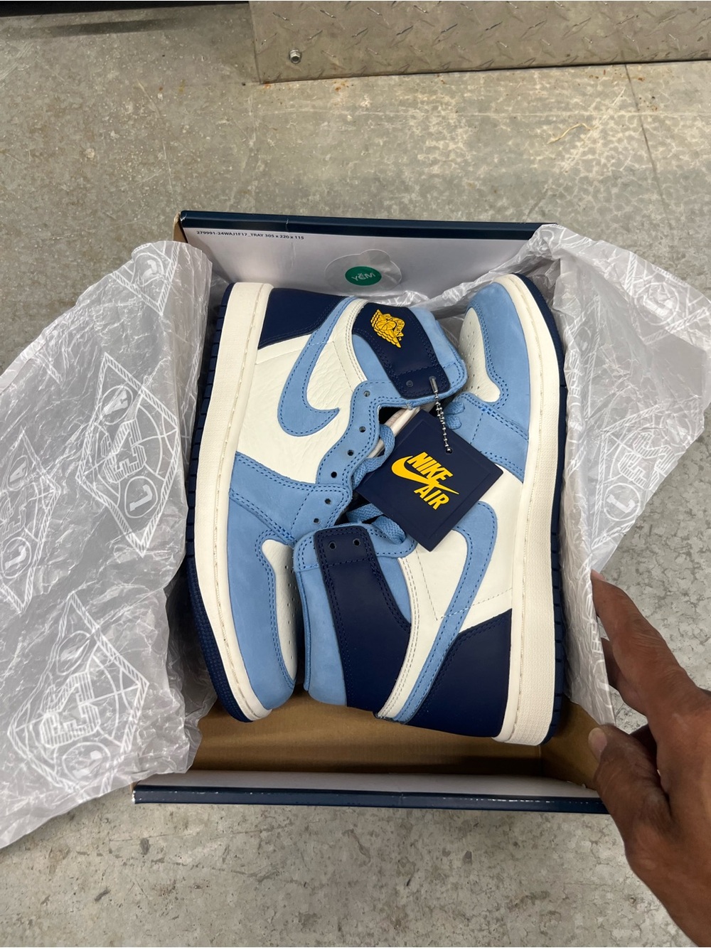 Jordan 1 Retro High OG “First in Flight” FD2596-400 Brand New size 7.5m-9w - Picture 4 of 12